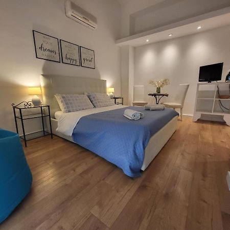 Bed and breakfast Living Cagliari Marina Extérieur photo