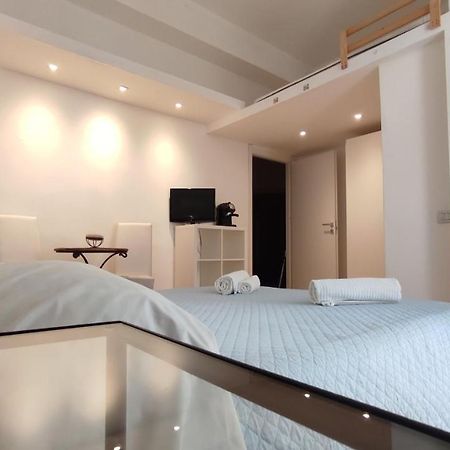 Bed and breakfast Living Cagliari Marina Extérieur photo