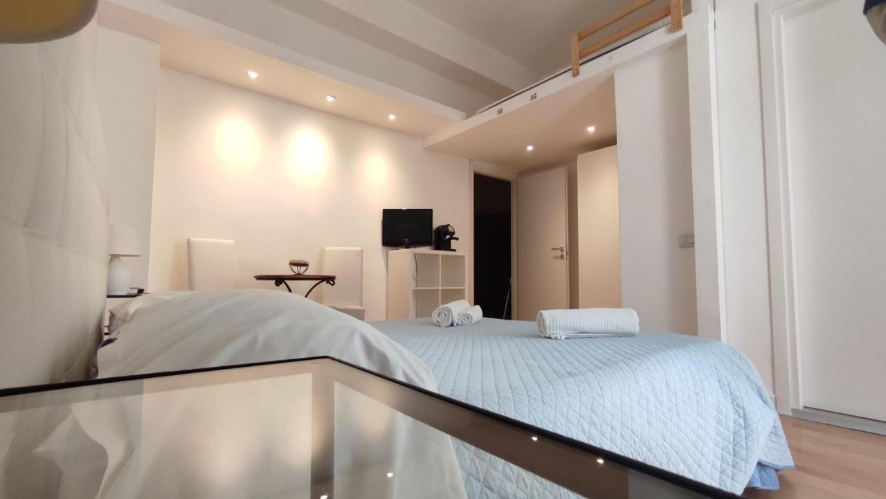 Bed and breakfast Living Cagliari Marina Extérieur photo