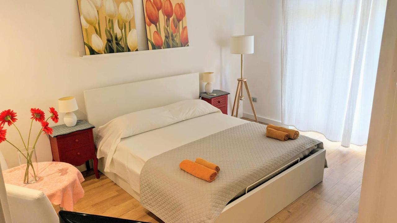 Bed and breakfast Living Cagliari Marina Extérieur photo