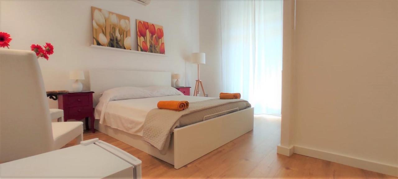Bed and breakfast Living Cagliari Marina Extérieur photo
